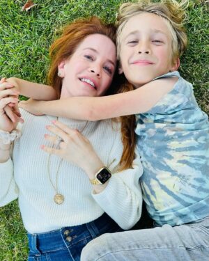Amy Davidson Instagram - Impromptu photo shoot in the grass with my mini dude 📷🌱