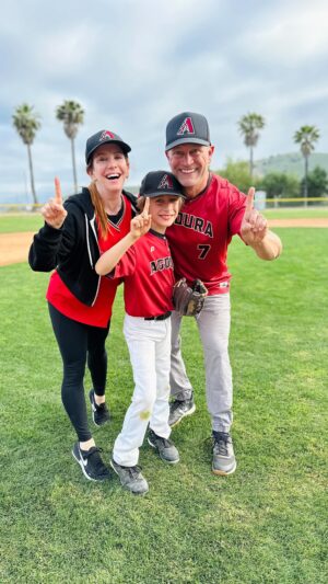 Amy Davidson Instagram - WE WON THE PLAYOFFS! ⚾️🐍
I am so proud of this awesome group of boys and the powerhouse team they became this season! Kacy, you are a phenomenal coach— from your dedication and passion, to your unlimited encouragement of these kids, it all came together beautifully! I truly loved every minute of this season! Being the dugout mom (coach😜) was way more fun than I thought wrangling loud and rambunctious boys could everrrrrr be! I hope there’s a spot for me next season!😉 Congrats babe! Congrats, Len! You have grown tremendously this season, buddy! We are so proud of you! And congrats to the entire team! Go Diamondbacks!🐍
