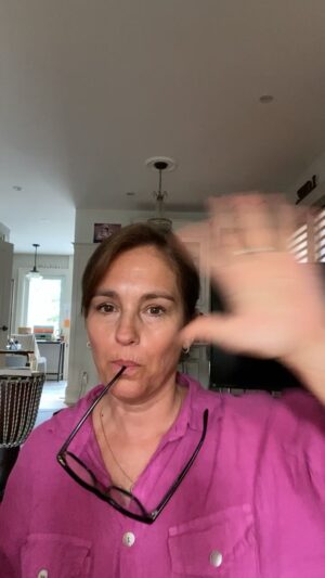 Amy Jo Johnson Instagram - MMPR: The Return Issue 3 reading with @officialdavidyost #powerrangers @boom_studios