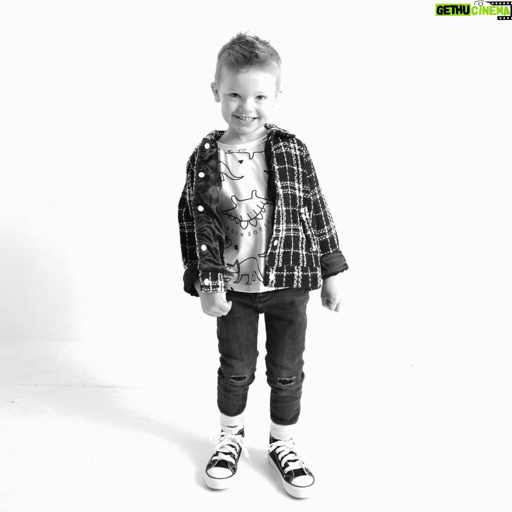 Amy King Instagram - Mama’s lil Valentine! I can’t believe how big he is getting! He’s so smart and so fun! 🥰 These black and whites are the cutest and they really capture his personality perfectly!! Thank you @kaceykinionphotography 👏👏