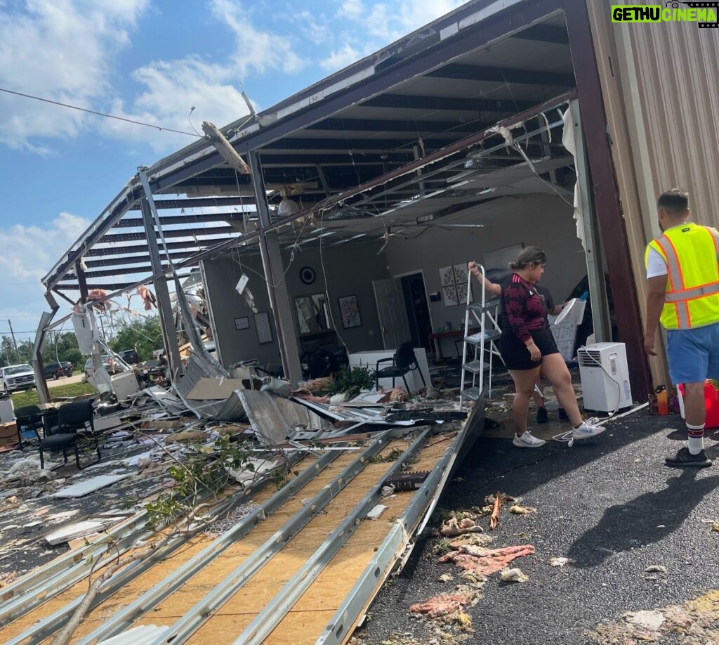 Amy King Instagram - Saturday night a tornado ripped through our hometown. We have spent the last 2 days spending every waking minute with our honey and T loading everything we possibly can of what’s left of their counseling office. I was in the truck with @teba_5278 headed to get boxes and tubs and she said to me “ ya know Amy, this is all just stuff and stuff doesn’t really matter. You can replace all the stuff. Money doesn’t make you happy . What matters is I have my family, and the people I love the most. “ I thought to myself … Wow! such wise words to remember when we are really going through the fire. Here she is seeing her building destroyed ,pictures, books, memories, and everything she has worked so hard to accomplish - just gone. She’s being squeezed right now like so many in NWA . I’ve seen insane damage!! There are buildings that are hardly recognizable in some places. There are huge trees in the middle of living rooms and semi trucks flipped over, roofs blown off homes and beautiful cars completely totaled. Just remember if you are one of many that are local that is suffering that “stuff “ can be replaced. I can’t imagine how hard it must be, but try to remember that happiness is not found in material things. My heart goes out to all of those who are hurting, displaced, stressed and broken hearted. 💛 #nwastrong 🌪️