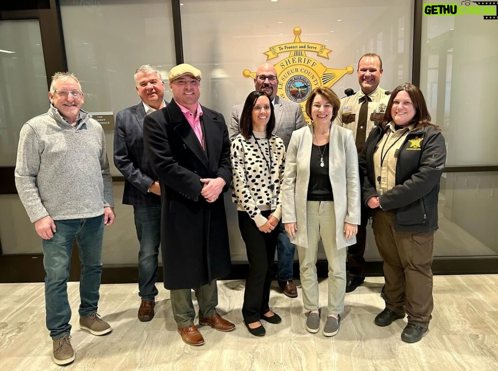 Amy Klobuchar Instagram - Met with Le Sueur County Sheriff Mason and other local leaders in Le Center to discuss upgrades to their emergency management systems that will improve public safety. We must support law enforcement and first responders that keep our communities safe!