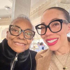 Amy Sherald Instagram - Celebrated my mom’s 88th this weekend with friends. It’s also my transplant birthday. Im forever grateful for all of my bonus years and the opportunity to be here to celebrate her and Kristin on this day 💞 #adventuresofkristinandamy #livinglegacy #donatelife #neverforgettosaythankyou