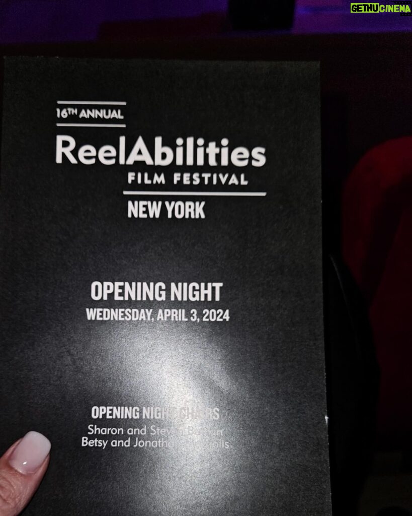 Amy Smart Instagram - Opening night at the 16th Annual at @reelabilitiesny film fest!! Ezra opened the fest directed by @tonygoldwyn 🎥Whoopi was honored and in the film. ✨ 40 films picked to tell stories that includes people with disabilities. Our film @rallycapsthemovie made it in and then we had the honor to go to Mill Neck School for the Deaf the next day and screen the film w subtitles and meet some of the kids. My heart is bursting. So much gratitude to share that morning with them. 🤟🏽 Bradley,the principle, was so amazing!! Heart of gold. 💛