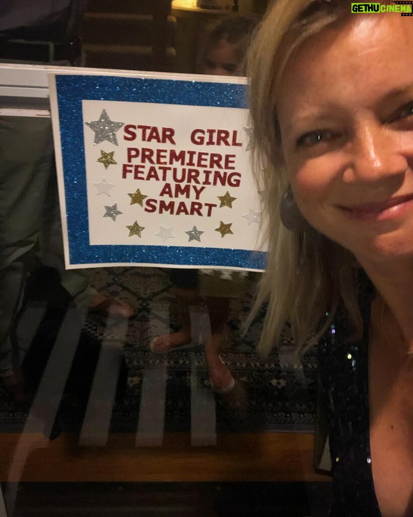 Amy Smart Instagram - My friends gave me the best premiere party for Season 2 of 🌟Stargirl 13 weeks ago today! Red carpet and all🔥 Finale of Stargirl is on TONIGHT!! Wow this season is flying by but the good thing is we are filming season 3️⃣ now and lots more fun to come. 💖🎥 @megalvarado77 @hvanstratt #homemadeisthebest #stargirl⭐️⭐️⭐️ #redcarpet