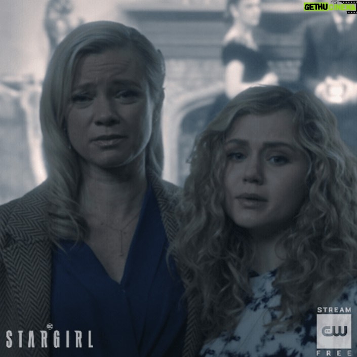 Amy Smart Instagram - Really cool episode on tonight!! They go to the Shadowlands.… 🖤🤍 @thecw @cwstargirl #stargirl @brecbassinger