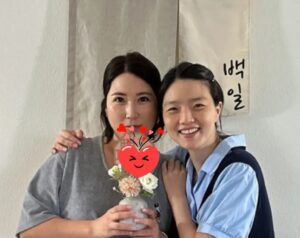 An Young-mi Instagram - 칭구 백일상 차려주러 먼곳까지 날라와준 내칭구
고맙구 사랑해 정미야🙆💕
백일의 기적은...음...기저귀나갈자😇