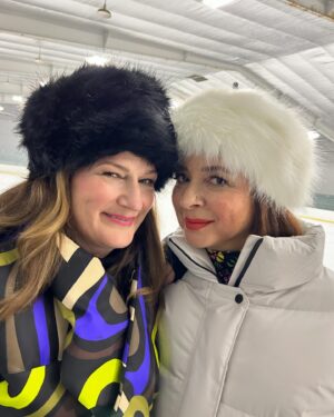 Ana Gasteyer Instagram - Obscene fun playing these two foxes hittin der clüb  #Loot season2 with angel @princesstagram - episode 8 is out now @appletv #BestyInATessie (and as ever a sublime joy being directed by @annadokoza costumes by Goddess @kirstonmann and lifted to hair heaven by @barryleemoe)💰🙏💰🙏💰🍾 BTS photo cred to Dokoza