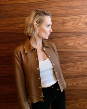 Ana Girardot Instagram - LES INSÉPARABLES de Jeremy Degruson c’est au cinéma le 13 décembre, c’est un film pour toutes les familles, pour les rêveurs et et les fans de @ericpointjudor et @jipac_shakur ❤️ comme moi 

@nwave_studios @octopolis @kmbo.films 
@charlottetourret 
@rudymartins @ayafujitamakeup @louisremyhair 

@celine