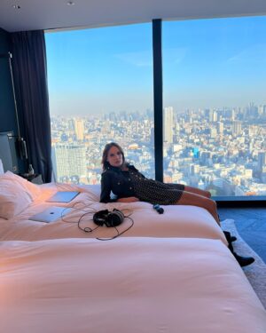 Ana Girardot Instagram - LA MAISON in Tokyo ! 🇯🇵 
Thanks to the team for this incredible week ! We love you Japan 
@anissabonnefont 🖤 @synca_creations @pulsarcontent @soojunbae @gillesousa @unifrance @clementmiserez_radarfilms 
@bonjour_ma_beaute 

@celine
