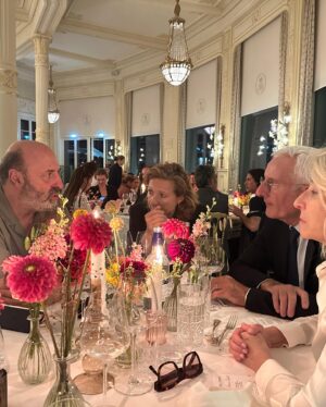 Ana Girardot Instagram - Biarritz favorite moments! (Très en retard!) 
1.chaque fois que je quittais la chambre le soir en portant des tenues plus magnifiques les unes que les autres de la maison @chanelofficial et que ça me donnait de la force et de la joie pour monter sur scène. 
2. Le soir ou Léo walk et Rosalie Varda ont cliqué sur leur amour réciproque pour la sculptrice valentine Schlegel et que c’est typiquement là que l’idée de transmission se passe. D’une génération à l’autre. La est tout l’esprit du fesitval. 
3.quand Anna Apter était là et qu’on a pu voir notre film sur grand écran ❤️
4. Quand tous les matins je me réveillais avec l’énergie d’une pile Duracell alors que la nuit avait été courte. Tellement j’étais excitée de toutes les activités du fesitval, de l’arrivée des nouveaux invités de et des projections du jour! Comme Jeanne Herry, Hugo Selignac, Fianso, Cédric Klapisch, Penelope Cruz, Alice Isaaz….❤️
5.Quand Cédric Klapisch est venu au fesitval pour faire une masterclass sur le montage avec sa monteuse Anne Sophie Bion, et qu’avec les membres fondateurs du bureau on buvait ses paroles au dîner d’ouverture. 
6. Le premier concert de la scène OFF du festival. Avec des élèves de l’école des beaux-arts. Un moment suspendue, dans un univers tellement unique. Encore bravo à Clarisse et Sacha et tous les autres pour cette scène alternative. 
8. Ma semaine entière passée avec Solene léger, ma meilleure alliée et ma femme d’affaire préférée 🔥
9. Quand Éric Toledano et Olivier Nakache sont venus présenter « une année difficile » (et que la salle pleine à craquer à donner une standing ovation de 5 minutes au film) et qu’ils étaient accompagnés de Mathieu Amalric et Jonathan Cohen (que j’ai prié pour ne pas rater ce check) 
10. La projection à la petite plage de « nos jours heureux » avec réception les pieds dans le sable et que j’ai vu la tête de notre président, Jérôme Pulis, heureux d’avoir réussi le pari de réussir ce fesitval qui nous tient tellement à cœur et dans lequel on a mis tant d’énergie ☀️ 
10. La vue depuis l’hôtel du palais, un paradis terrestre dans lequel on a pu vivre 5 jours.
Biarritz I miss you !