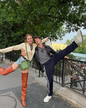 Ana Girardot Instagram - Alexandre!!! Merci infiniment pour cette expérience de folie!!!De pouvoir faire partie de ce film que tu as imaginé il y a seulement 4 mois, de rentrer d me ans ta tête et vivre dans ce décor! On ne se rend pas compte à quel point derrière le podium il y a une montagne de personnes géniales qui œuvrent à réaliser ton rêve! Tu as réalisé l’un des miens, un fantasme caché depuis l’adolescence…! encore merci à toutes les personnes si bienveillantes derrière les rideaux et encore bravo à toutes et tous pour tout ce travail de titan ! Et quel bonheur de marcher dans tes pas @germainlouvet ❤️ j’ai profité De chaque secondes et c’était bon ! @ohmybos you rock! @zzoimage 
🔥 @amiparis je dis oui!