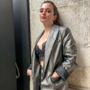 Ana Marta Contente Instagram - Às vezes parece que tenho juízo.
Mas parece só.
📷 @idonnutknow ❤️❤️❤️