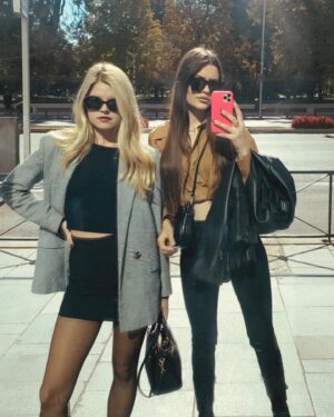 Ana Mulvoy Ten Instagram - Feliz cumpleaños hermanita 👯‍♀️🎉♥️☀️@noeliaten