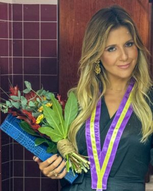 Ana Sofia Cardoso Instagram - Fui agraciada com a Medalha de Dever Cívico do Município de Reguengos de Monsaraz.
Obrigada aos que reconhecem o papel dos jornalistas e do jornalismo em cenários como as guerras do Médio Oriente e na Ucrânia.  Obrigada aos que reconhecem que a nossa “guerra” é também lutar pela justiça, pela integridade física, pelos direitos humanos e pela paz. Obrigada aos que me fazem sempre sentir em casa 🙏🎈
#stopwar #reguengosdemonsaraz #alentejo #ucrania #israel #gaza