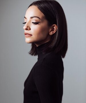 Ana Villafañe Instagram - 🌹flourish, baby.

brilliance by @jontaylorphoto &  @makeup_by_emilia