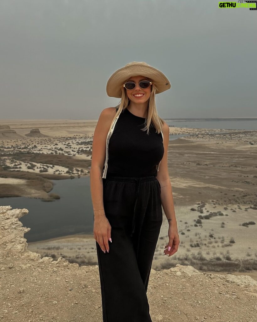 Anaïs Quadratus Instagram - Dans le désert Égyptien 🏜️ accompagnée de @toutankhaone 🌵 *collaborationcommerciale #egypte #egypt