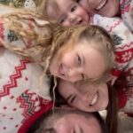 Anaïs Sanson Instagram - Mes personnes préférées au monde sur cette vidéo ❤️ #family#familylife#familyfirst#myfamily#love