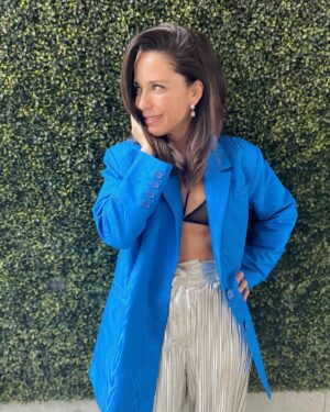 Ana Claudia Talancón Instagram - Fotuquis en Miami, de la moda la que te acomoda, o a ustedes que les parece ese dicho?  El top es @marikavera 
Los aretes son @iconique.jewels 
Blazer y pantalón @nyb.clothing