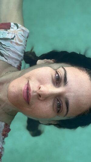 Ana Claudia Talancón Instagram - Floating Flotando Flowting ❤️🥰 @lacasadelaplaya  #premiosplatino 
#premiosplatinoxcaret 
#platinoxcaretrivieramaya 
#rivieramaya #rivieramayamexico 
#mexico #mexicolindo 
#mexicomaravilloso @premios_platino 
#visitmexico #xcaret 
#caretmexico #xcarethotel
#casadelaplaya 
#casadelaplayaxcaret