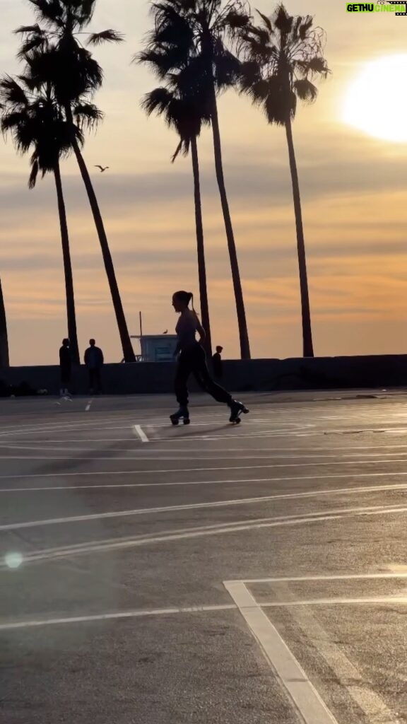 Ana Coto Instagram - Skate lessons 🤝 Life Lessons: Leave your baggage in your locker, you can’t be of service to yourself or others if it’s weighing you down. You may think you’re just lacing up your skates but the meditation has already begun. Be gentle, be wild, recover, repeat. 💌 Find whatever it is that helps you heal. 📹 @marcelibarreche 🎶 @rayricci ft. @vi.ayra