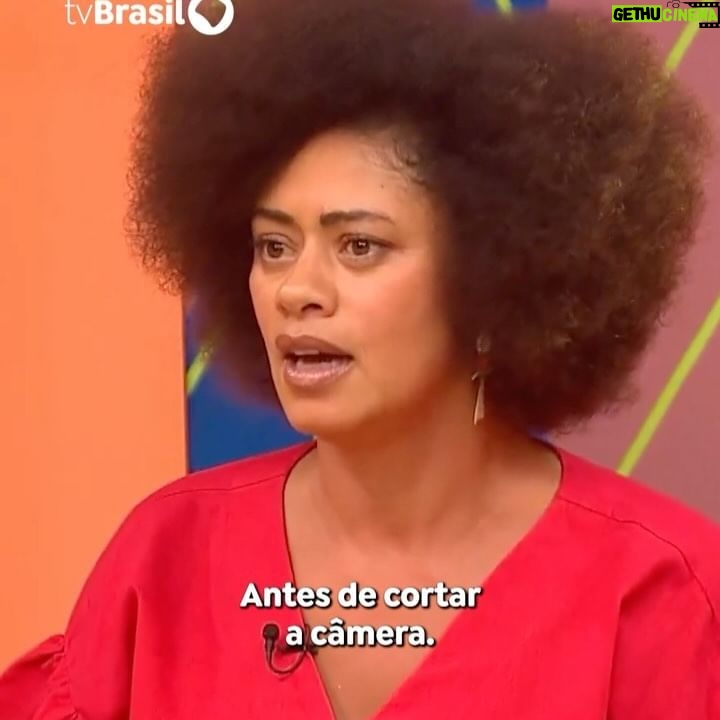 Ana Flavia Cavalcanti Instagram - “Eu comemoro toda vez que eu tenho coragem”. A atriz Ana Flavia Cavalcanti compartilhou esse importante ensinamento pra gente no #SemCensura. E aí, você já celebrou suas conquistas e atos de coragem? Acompanhe o programa de segunda a sexta, às 16h, na televisão e no canal da TV Brasil no YouTube! 📲