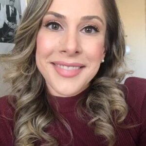 Ana Kasparian Instagram - Everyone loves John! Show him how much you love him by wishing the king of dragons a happy birthday!! 🎁🎉