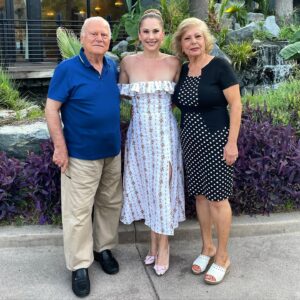 Ana Kasparian Instagram - Mom & Dad ❤️