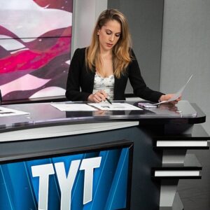 Ana Kasparian Instagram - Life never turns out the way you imagined it would when you were younger. But this is what I always dreamed of doing, and I’m lucky to do what I love for a living. ❤️ #tyt #tytlive 📸: @cassandrahanks