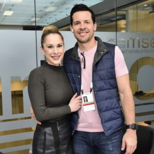 Ana Kasparian Instagram - I hate his damn air pods. I love him though! A day late, but had to show my best friend, partner and forever Valentine some ❤️🌹. So happy to have him by my side.