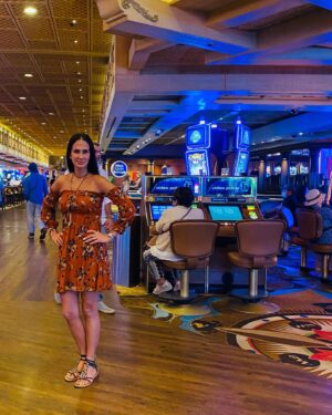Ana La Salvia Instagram - Vacaciones en Las Vegas 🥰! #ceaserpalacehotel #lasvegas #casino #family #enjoy