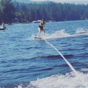 Ana La Salvia Instagram - Día de esquiar  en agua 🥰 
Besos a todos #sport #waterski #shawniganlake #canada #summer