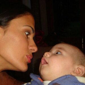 Ana La Salvia Instagram - ❤️🥰Feliz día de las madres a todas!!!❤️🥰
 
Este título nadie nos lo puede quitar jamás 😍😍😍

#madres #mother #maternity #maternidad #amor #reallove #inconditionallove #amorincondicional