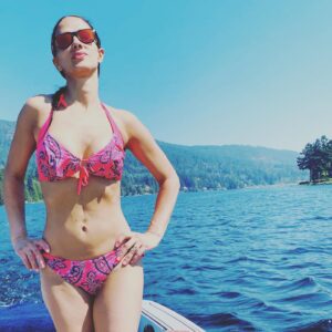 Ana La Salvia Instagram - Día de esquiar  en agua 🥰 
Besos a todos #sport #waterski #shawniganlake #canada #summer