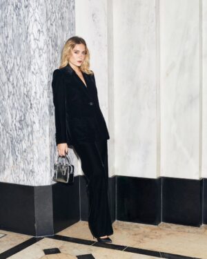Ana Marta Ferreira Instagram - A Armani Experience Lisbon foi um dia muito especial rodeada de pessoas incríveis!
Agora podem ver o resultado no site da @emporioarmani!

#pub #EmporioArmani