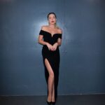 Ana Marta Ferreira Instagram - Gala dos Sonhos 🦋 @associacaosaracarreira Styling by @_sara.peterson_ Dress: @mannatelier Shoes: @aldo_shoes Jewelry: @mariamathias.jewelry Makeup: @neseaguiar Hair: @erikiric Photo: @joaopaulo____________ Team: @lagence_lisboa