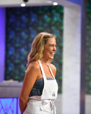 Ana Marta Ferreira Instagram - Sou suspeita maaaaassssss o @hellskitchenportugal está épico!!!!! E ainda agora começou 🥹🥹🥹

Quero saber tudo!!! Quem viu? Quem não viu?? Quem amou!!! Quem gostou???

Afinal o chef @ljubostanisic faz mesmo imitações perfeitas 😂😂😂

E que MARAVILHOSA equipa que me calhou!!!! ❤️

@sicoficial