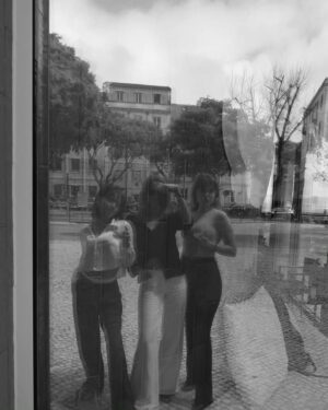 Ana Marta Ferreira Instagram - FINALMENTE com as manas @laura.dutra e @juliapalha ⚡️⚡️⚡️

Almocinho bom no @madrasta.restaurante 
@grupononbasta