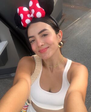 Ana Pau Castell Instagram - disney siempre es una buena idea 💓🏰✨