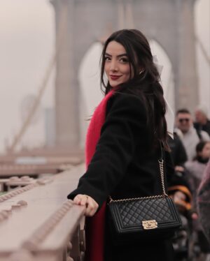 Ana Pau Castell Instagram - este lugarcito ❤️…estamos viviendo en nyc para seguir estudiando actuación en Stella Adler Studio y mi corazoncito está más que happy 

pd: cuando nos acabábamos de mudar aquí no me gustaba porque la gente no siempre es la más amable 🥲 peeeeero ya no nos agüitamos jaja, les devuelves la cara fea y ya