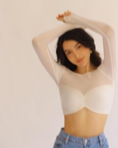 Ana Pau Castell Instagram - spamming pics 🦋 ✨ me ven muy seria en la primera pero la verdad es que me gusta sonreír como en la tercera… foto: @infiernno stylist: @dantealbertti make up: @karianamua