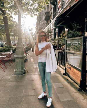 Ana Rita Clara Instagram - 𝙏𝙝𝙖𝙩 𝘽𝙧𝙪𝙨𝙨𝙚𝙡𝙨 𝙩𝙝𝙞𝙣𝙜…
Bom regressar a Bruxelas e muito honrada pelo convite para ser uma das speakers no EACD Summit.
Que bom também poder rever-te meu querido amigo de há tantos anos @ruiveras! Amizades de vida!
E ja que o evento é só amanhã, fomos passear pela cidade!
Quem por aí conhece Bruxelas? 😊

•
•
#ARC #Brussels #travel #speaker #internationalsummit #EACDSummit