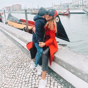 Ana Rita Clara Instagram - 𝙀𝙫𝙚𝙧𝙮𝙙𝙖𝙮 𝙞𝙨 𝙈𝙤𝙩𝙝𝙚𝙧𝙨 𝘿𝙖𝙮 
Ser Mãe. O papel da minha vida, que mais me completa e realiza. Que tudo transforma e que tudo coloca em perspectiva. Obrigada meu filho por me teres escolhido e por tudo aquilo que me ensinas e te entrego todos os dias. 

Obrigada mãe e avós, pelo que me passaram, pelos valores e vontade de viver; pela coragem e liberdade de ser, pela independência e pela valorização da empatia. 

E o AMOR. Hoje e sempre.
Porque todos os dias são Dia da Mãe.
Um beijinho enorme e apertado para todas as mães.

•
•
#ARC #diadamae #Caetano #mumandson