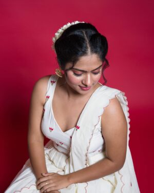 Anagha Narayanan Instagram - 🌸
📷: @bebatto.benny 
💄: @bineeeee__17 
👗: @divyamdesignstudio 
Stylist: @anjithasabu_makeupartist 
.
.
.
.
.
.
.
.
.
.
.
.
.
.
.
.
.
.
.
.
.
.
.
.
.
.
#instagood #instagram #instadaily #photooftheday #photography #nature #trending #viral #love #kerala #fashion #igers