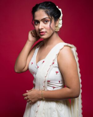 Anagha Narayanan Instagram - 🌸
📷: @bebatto.benny 
👗: @divyamdesignstudio 
💄: @bineeeee__17 
Stylist: @anjithasabu_makeupartist 
.
.
.
.
.
.
.
.
.
.
.
.
.
.
.
.
.
.
.
.
.
.
.
.
.
.
.
#instagood #instagram #picoftheday #photography #photooftheday #fashion #love #instadaily #trending #viral #igers #instadaily