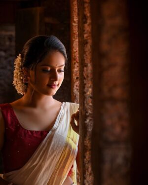 Anagha Narayanan Instagram - 🌼
.
.
📸 @minervastudio_kannur 
.
.
.
.
.
.
.
.
.
.
.
#instagood #instagram #love #traditionalwear #kerala #nature #photography