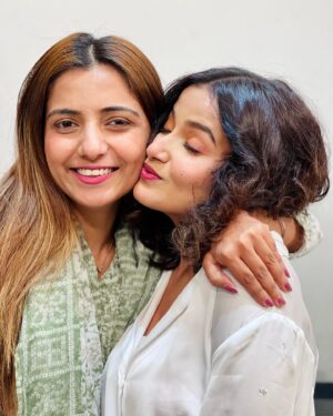 Anannya Biswas Instagram - Sweet n Sassy 🥂
What say?

#anannyabiswas #instadaily #instagram