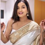 Anannya Biswas Instagram - Keeping it simple 🤍 @t_i_r_t_h_a_n_k_a_r 📸 Makeup by:@makeup_artist_amit Outfit by: @sampurna_dey_100 #photooftheday #instagram #anannyabiswas #happysunday