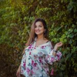 Anannya Biswas Instagram - Just smile! Life has no Script. Live it. 🥂 📸: @argha_giri 🔗: @rudrakshprnads 👚: @moodswings_styles #photooftheday #explorepage #instadaily #instagram #anannyabiswas