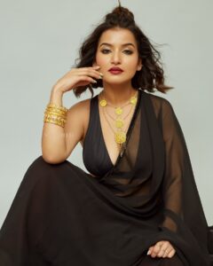 Anannya Biswas Instagram - HELLO @iamanannyabiswas MAKEOVER @makeupartist_riya9 HAIRDO @prantikdev_hair WARDROBE & STYLING @style_by_prantik JEWELLERY @jewellerysquare_official #beauty #gorgeous #love #photography #portrait #canon
